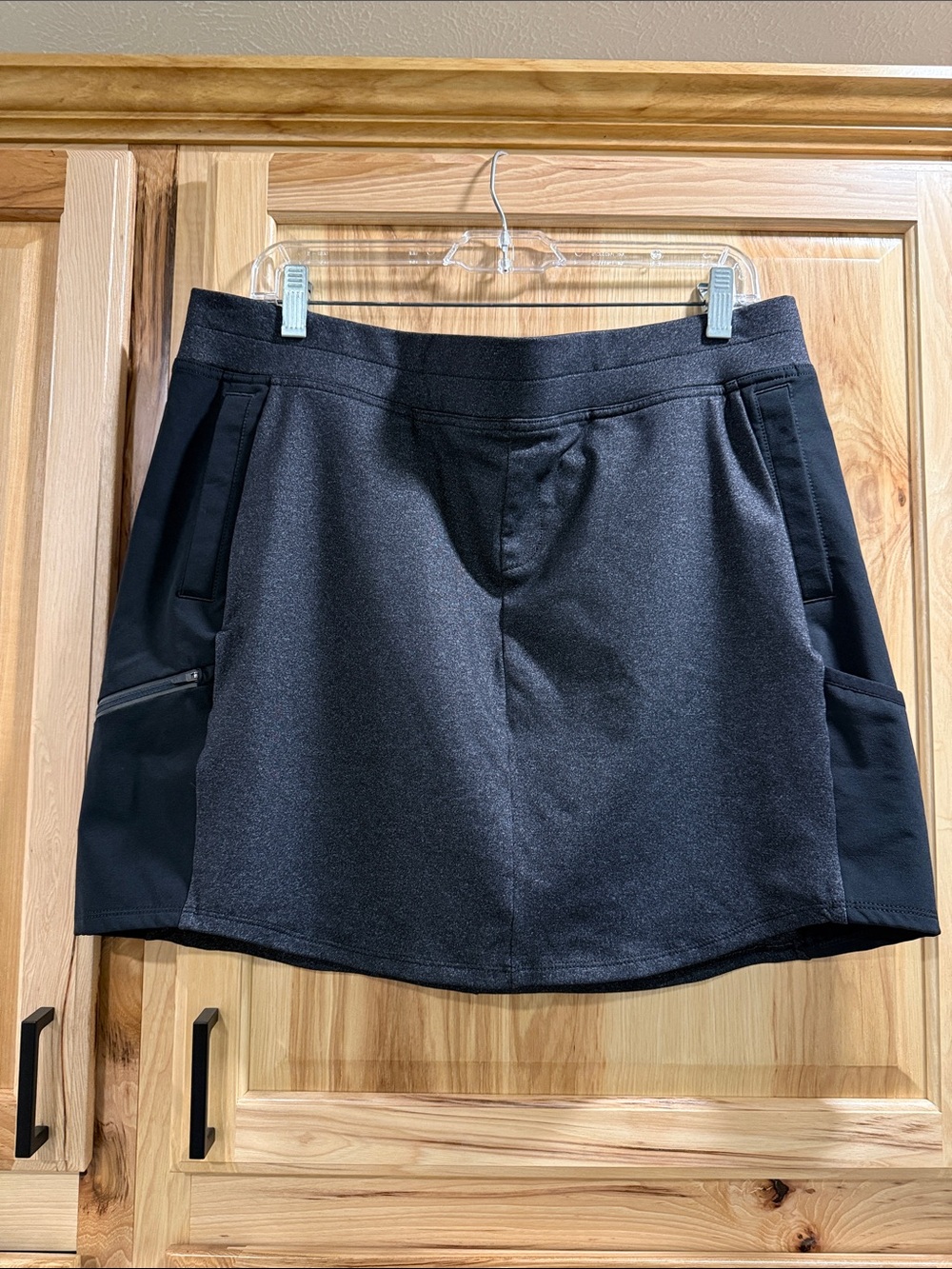 Title Nine Women's size XL Pull On Sporty Active Skirt in Charcoal and Black